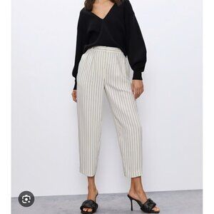 Babaton Modesto pants in white with black stripes, Size 4